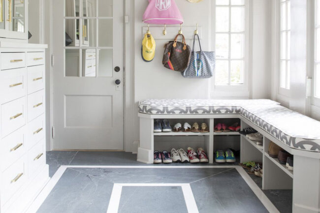 walk-in closet organizer