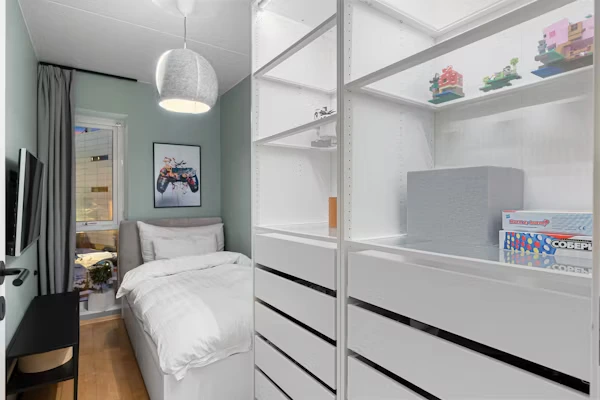 custom closet systems for small apartment